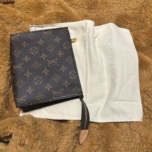 Louis Vuitton 2020 Toiletry 19 Pouch Pochette